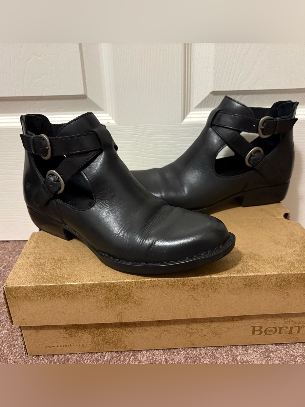 Born Kamilla Black Leather Cutout Ankle Boots